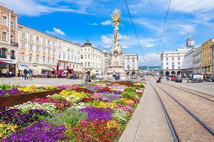 Columna de la Santísima Trinidad en el centro de Linz, Austria 