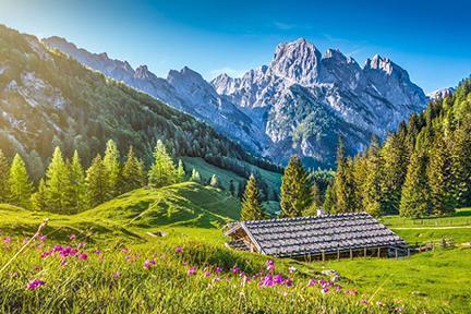 Hermoso paisaje alpino en Austria 