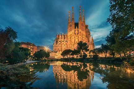 Vista nocturna de la Sagrada Familia