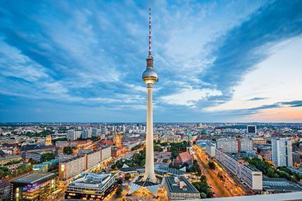 Torre de Televisión de Berlín dominado el horizonte