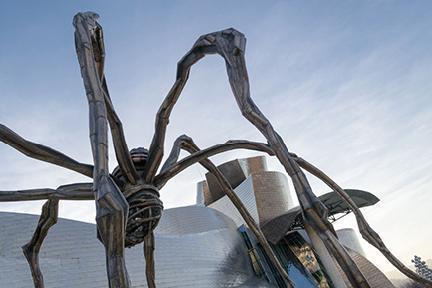 Escultura de la Araña frente al Museo Guggenheim de Bilbao