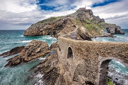 Vista panorámica de San Juan de Gaztelugatxe en las proximidades de Bilbao