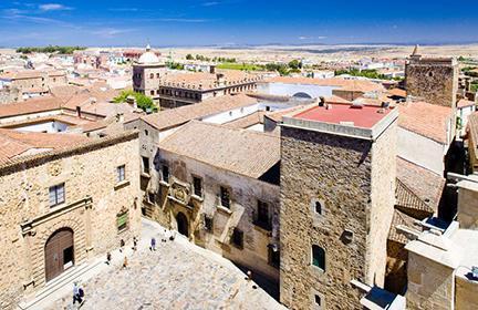 Vista de la plaza de Santa María, núcleo medieval de Cáceres