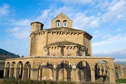 templo románico en el Camino de Santiago