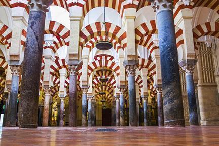 Arcos de la Mezquita de Córdoba, un símbolo del arte árabe