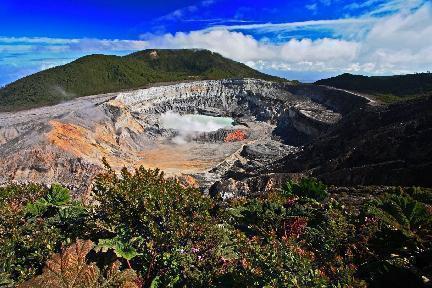 Trekking por el volcán Poás