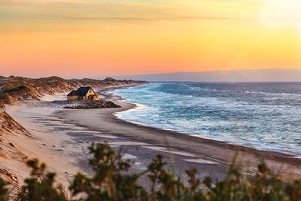 Precioso atardecer junto al mar en Skagen, Dinamarca