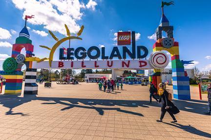 Entrada al parque de Legoland en Dinamarca