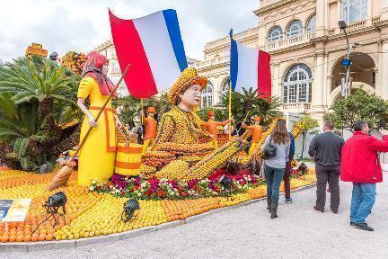Escultura ceremonial en la Fiesta del Limón en la ciudad de Menton