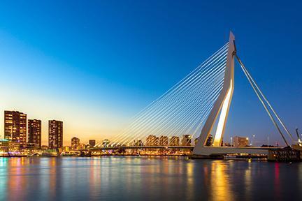 Puente Erasmus sobre el Mosa, imagen de la modernidad de Rotterdam
