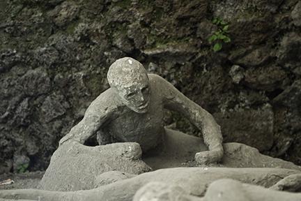Escultura de lava formada tras la destrucción de la ciudad de Pompeya