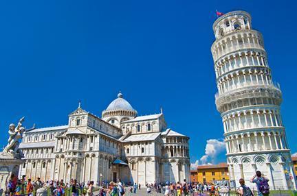 Fotogénica torre de Pisa, famosa por su inclinación