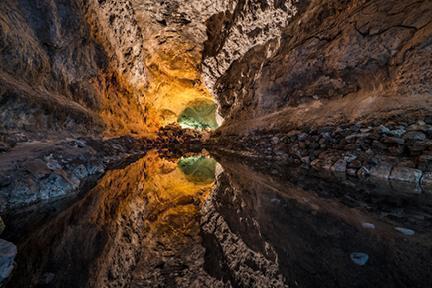 Impresionantes vistas del interior de la cueva de los Verdes