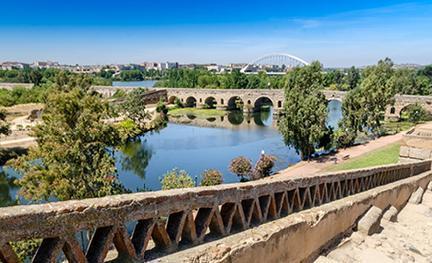 Puente romano sobre el río Guadiana a su paso por Mérida