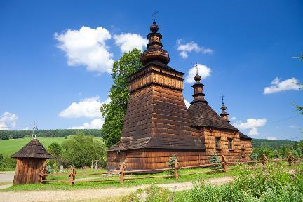 Iglesia de madera en Skwirtne, Polonia