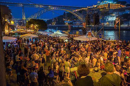 Festival de Sao Joao en Oporto, una de las más animadas de Portugal