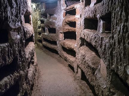 Catacumba de San Pancracio bajo la basílica en Trastevere, Roma