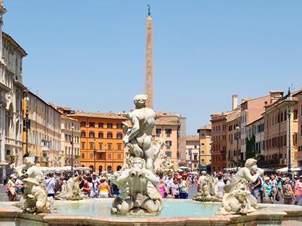Fontana dei Quattro Fiumi en la Piazza Navona de Roma