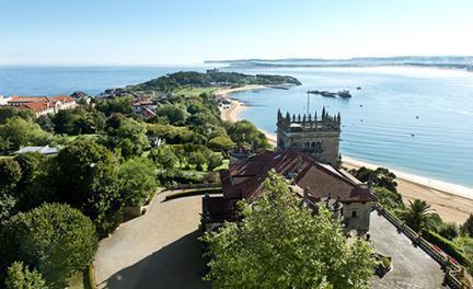 Vista de la Península y Palacio de la Magdalena en Santander