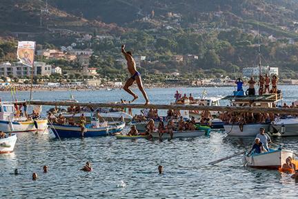 Tinna en el Mar, una de las tradiciones más populares de Sicilia