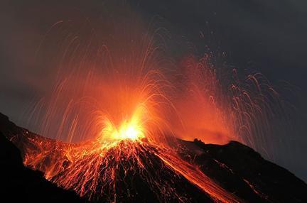 Erupción del volcán Stròmboli, una maravilla del poder de la naturaleza