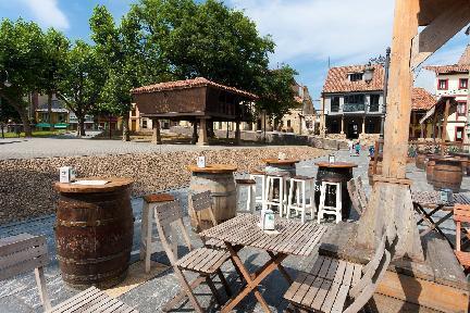 Avilés, casco histórico, terraza-bar, horreo, Asturias
