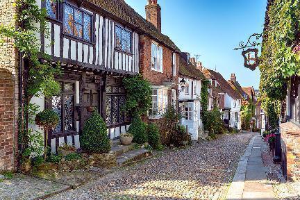Rye, calle empedrada, fachadas tipicas, condado de Sussex. Reino Unido