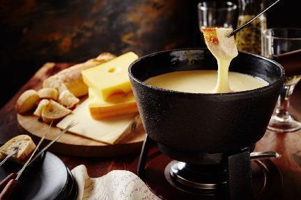 La fondue de queso, con emmental y vino blanco