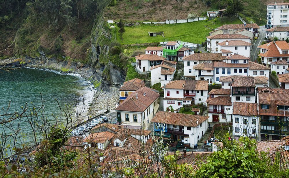 10 pueblos para viajar por España de punta a punta este verano