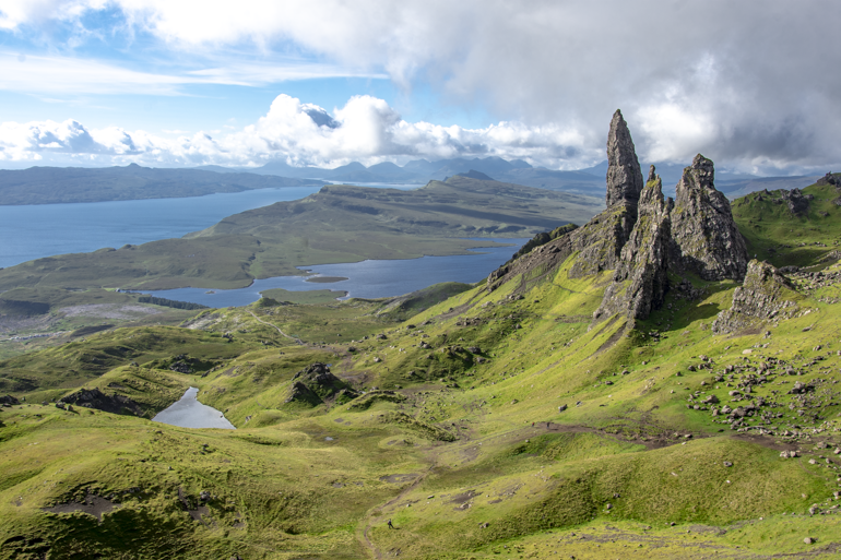 Bonito paisaje de la isla de Skye, Escocia