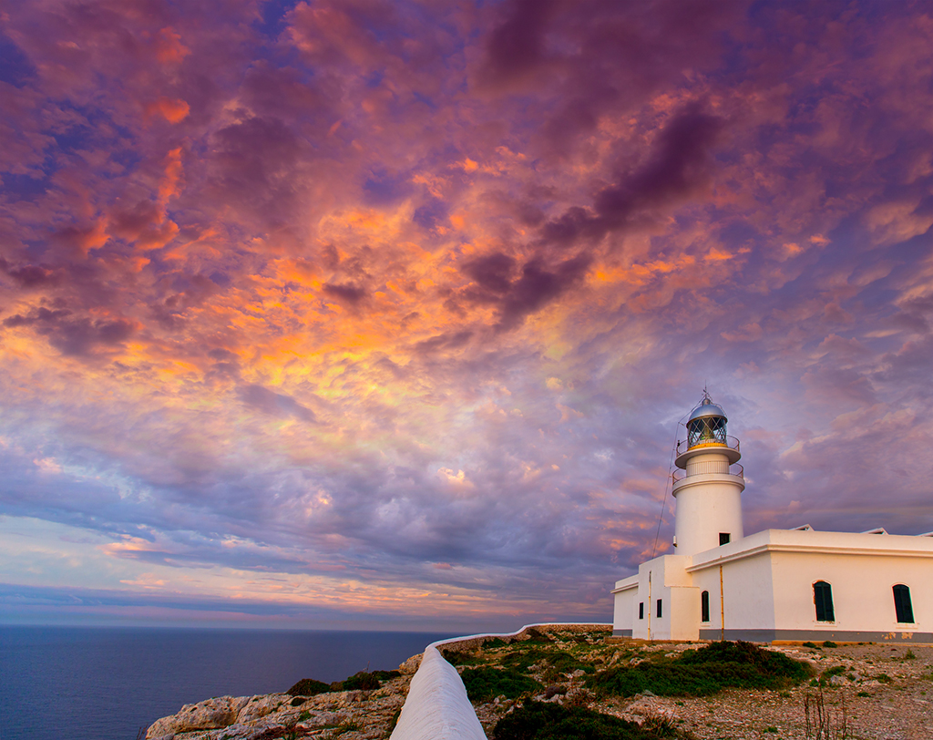 Atardecer desde el faro de Cavallería en Menorca