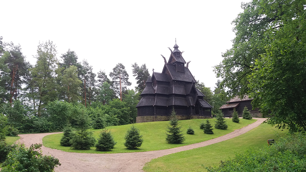 Iglesia incluida en el Museo del Pueblo Noruego