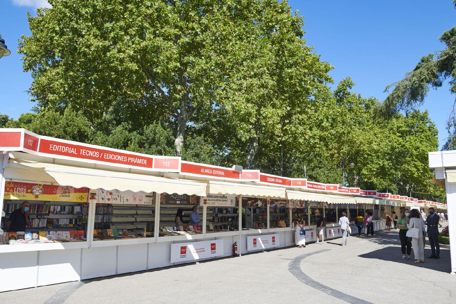 Casetas grupo Anaya en Feria del Libro de Madrid