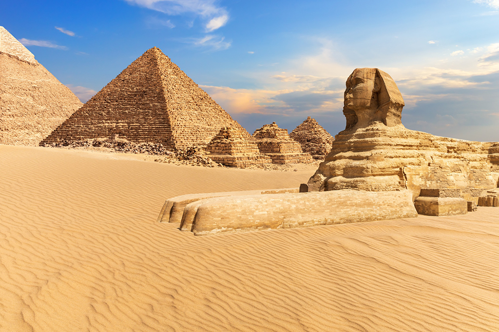 Pirámides y Esfinge en Giza
