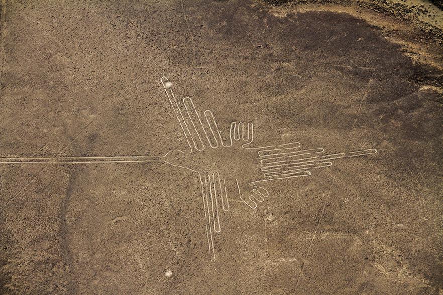 Figura del pájaro en Nazca, Perú