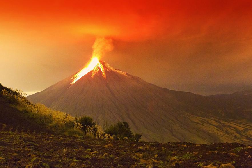 Erupción del volcán Tungurahua en Ecuador