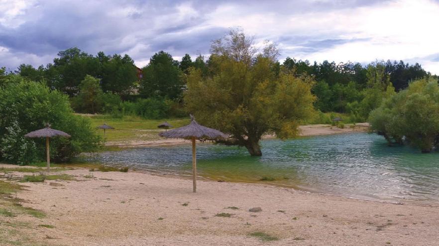 6 playas de agua dulce para disfrutar del verano en España