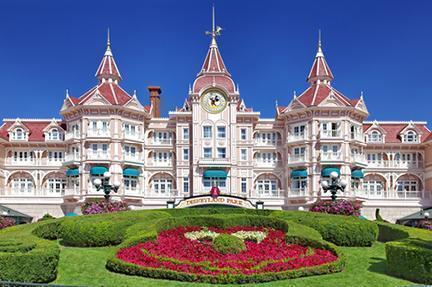 Disneyland Paris es un parque temático construido para que disfruten los niños y los no tan niños