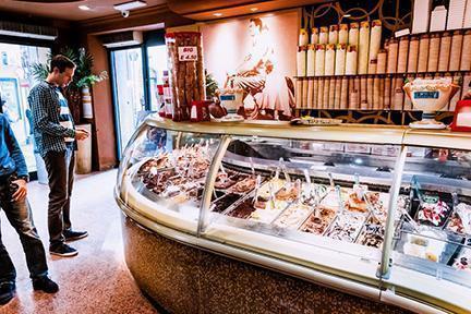 Amplia muestra de la oferta de las heladerías en Roma