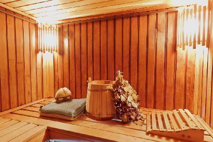 Interior de una sauna rusa