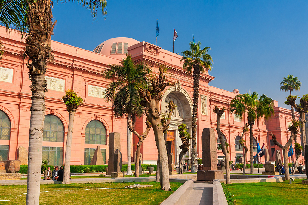 Fachada del Museo Egipcio en El Cairo